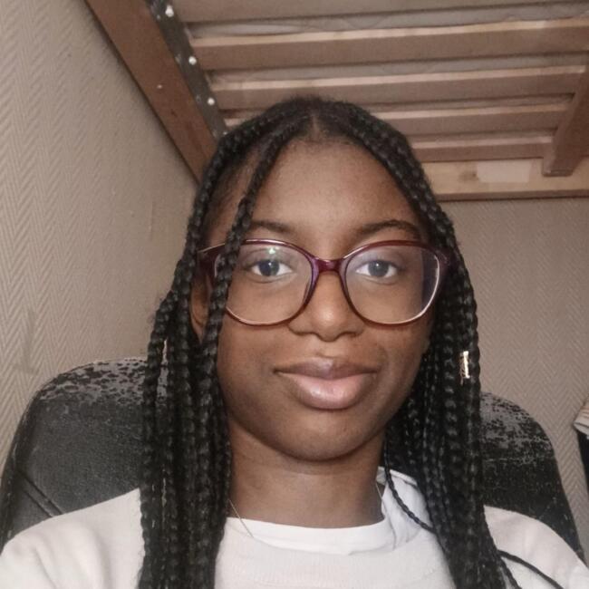 Babysitter in Paris: Kaycie