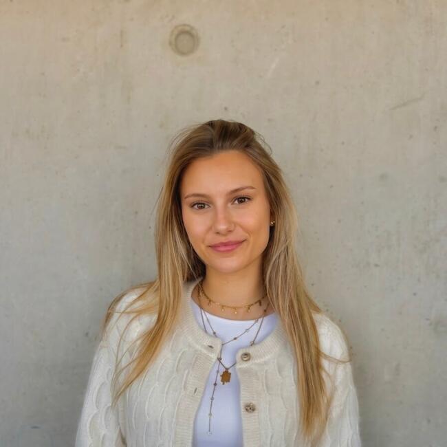 Babysitter in La Seyne-sur-Mer: Laura