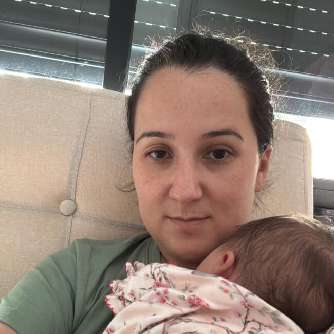 Emprego de babá em Curitiba: Thais