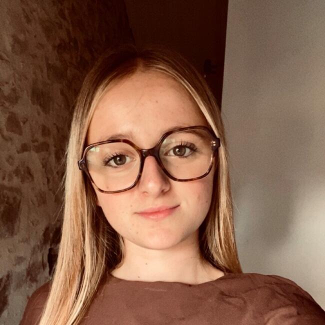 Babysitter in Aizenay: Juliette