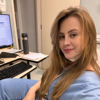 Babysitting job in Florianópolis: babysitting job LORRANE HISHIHARA