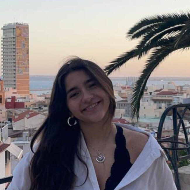 Babysitter in Alicante: Aroa