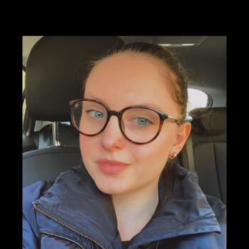 Babysitter in Blégny: Alison