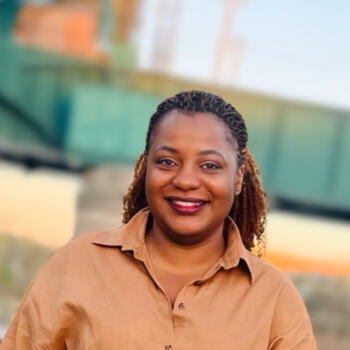 Baby-sitter in Winnipeg: Ineza