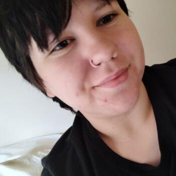 Babysitter in Melbourne: Holly