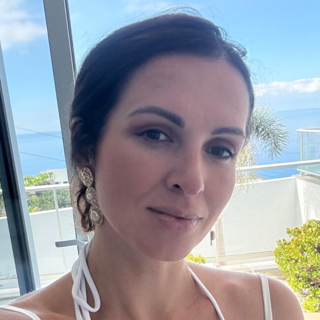 Trabalho de babysitting em Ribeira Brava: Maryna
