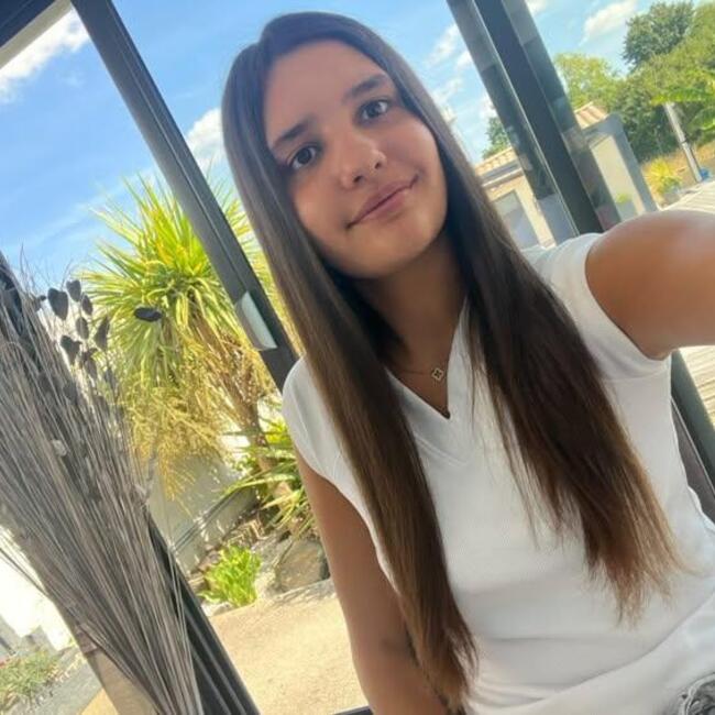 Babysitter in Saint-Sauveur-dAunis: Manon