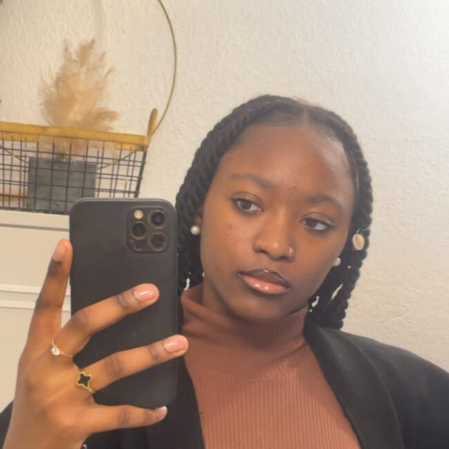 Babysitter in Épinay-sous-Sénart: Alexendra