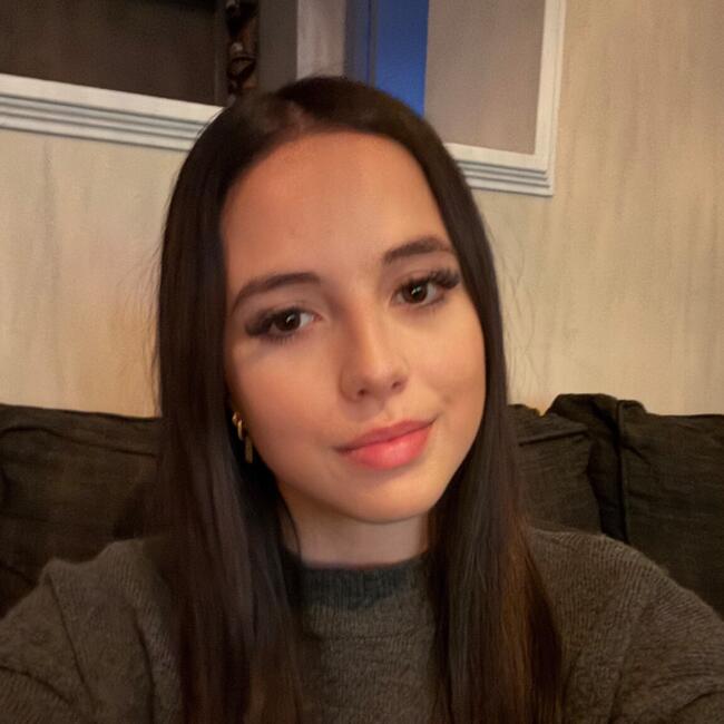 Babysitter in Valenciennes: Alyssia