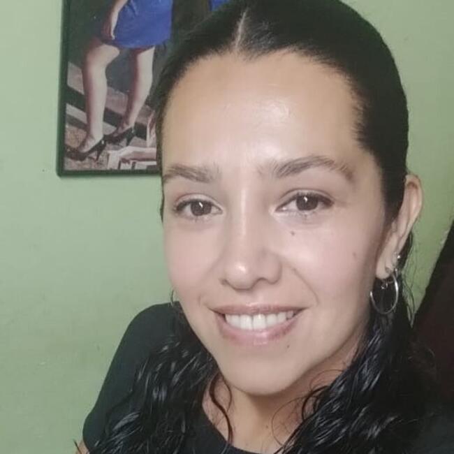 Babysitter in Gobernador Gálvez: Laura