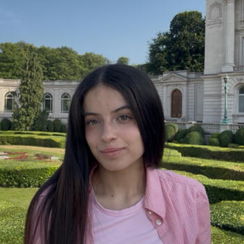 Babysitter in Uccle/Ukkel: Salma