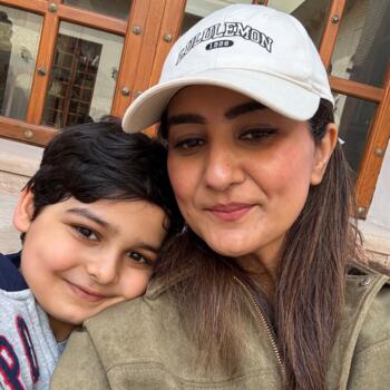 新加坡的临时保姆工作: 临时保姆工作 Esha