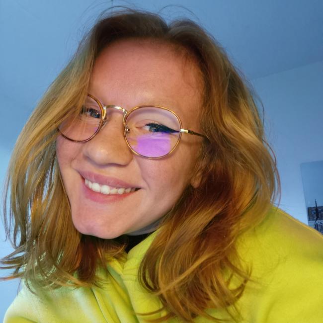 Babysitter in Douai: Eva