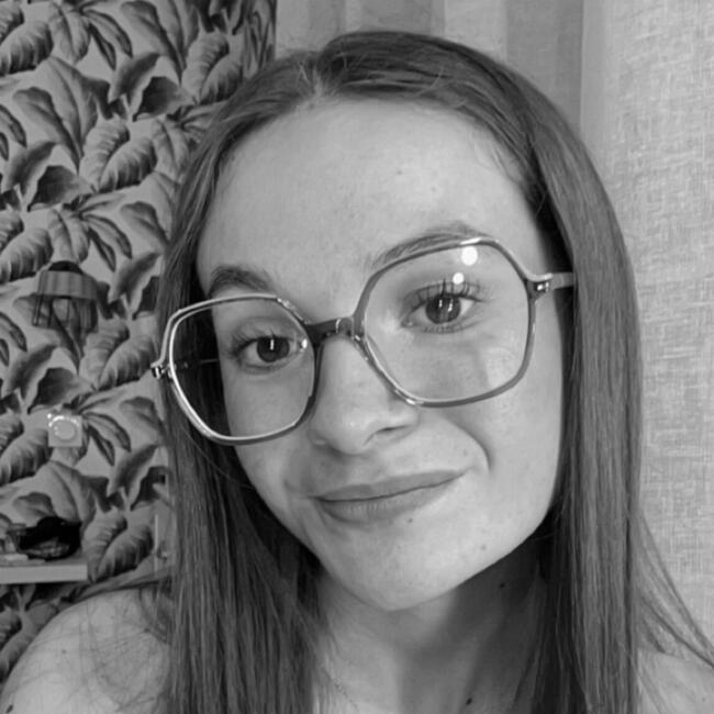 Babysitter in Tonnay-Charente: Elea