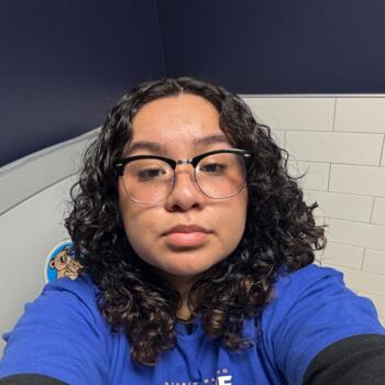 Babysitter in San Bernardino: Veronica