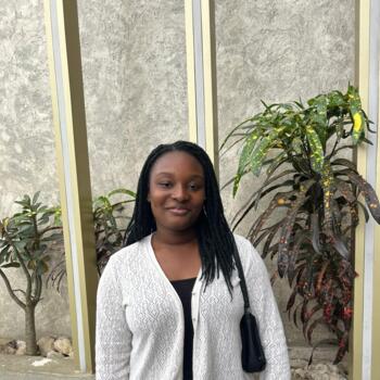 Babysitter in Poitiers: Marie