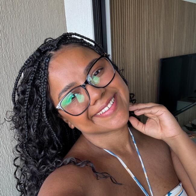 Emprego de babá em Manaus: Luzia