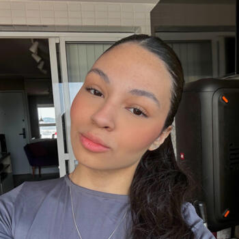 Babysitter in São Vicente: Geovanna