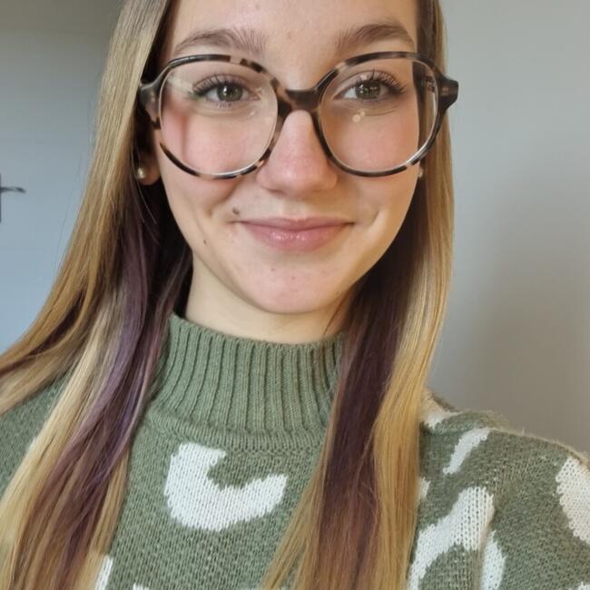 Babysitter in Crest: Jeni