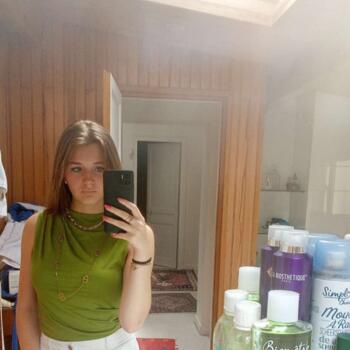 Babysitter in Bihorel: Agathe