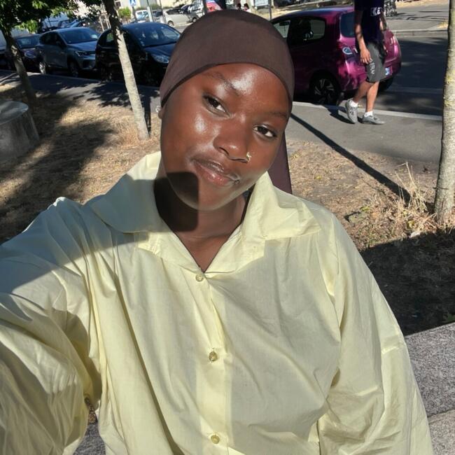 Babysitter in Saint-Denis: Bintou