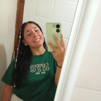 Babysitter in Rosario: Yazmin