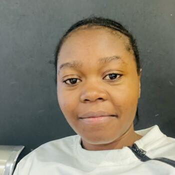Babysitter Pretoria: Lesley