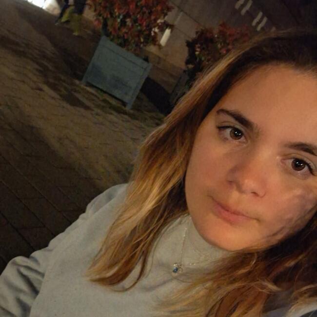 Babysitter in Saint-Laurent-du-Var: Marion