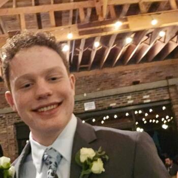 Babysitter in Sumner (Washington): Brody