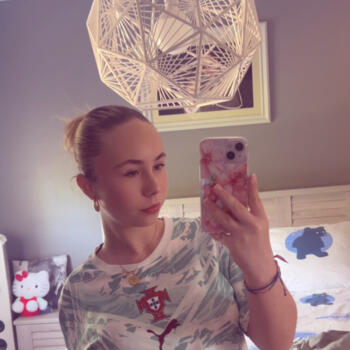 Babysitter in Châteauroux: Colleen