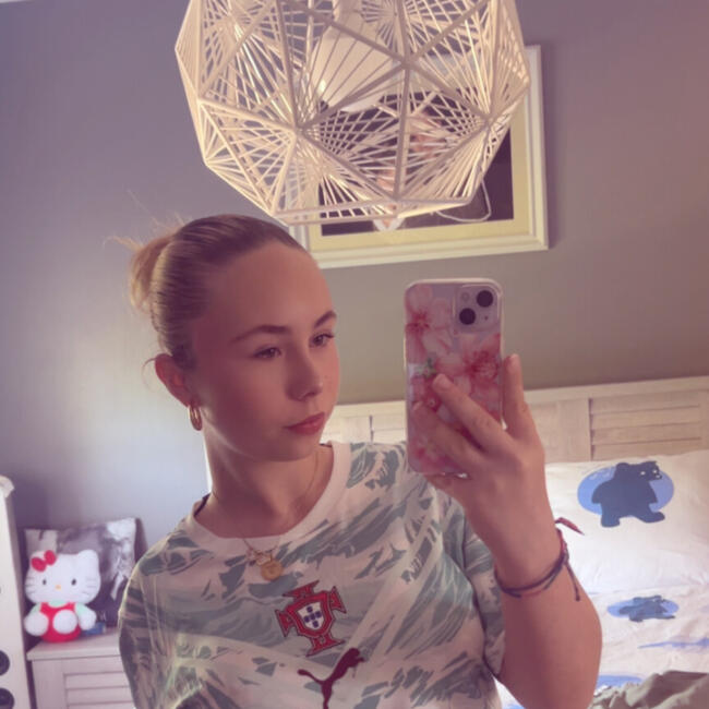 Babysitter in Châteauroux: Colleen