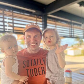 Babysitting job in Panama City: babysitting job Serge