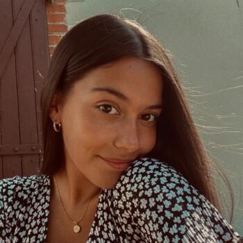 Babysitter in La Roche-sur-Yon: Lea