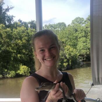 Babysitter in Saint Charles: Betsy