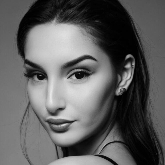 位于犹太城的临时保姆: Ines