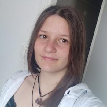 Babysitter in La Montagne: Laura