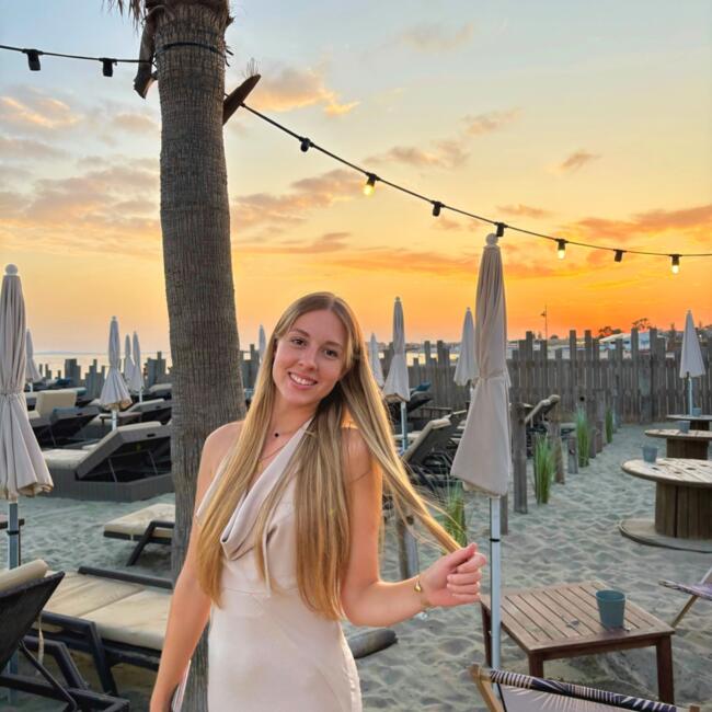 Babysitter in Béziers: Pauline