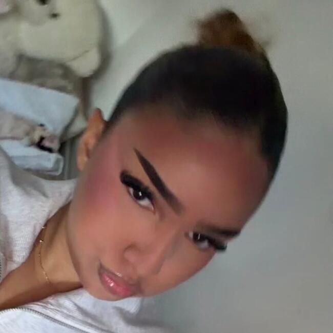 Babysitter in Lormont: Sarah