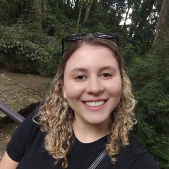 Babysitter in Maringá: Larissa