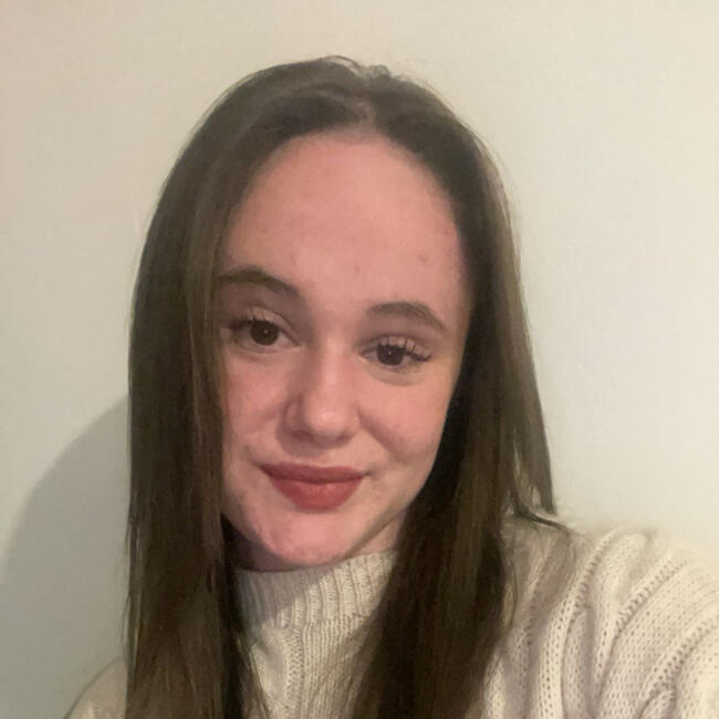 Babysitter in Gouvix: Tya