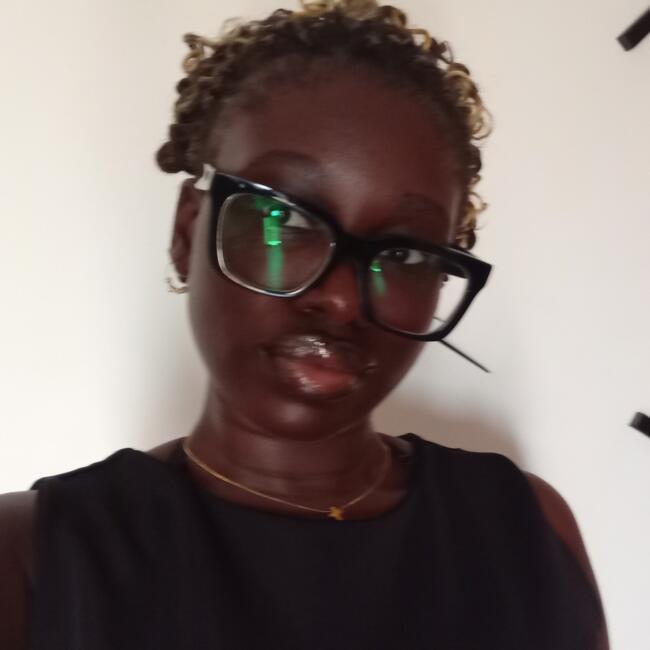 Babysitter in Mataró: Céline