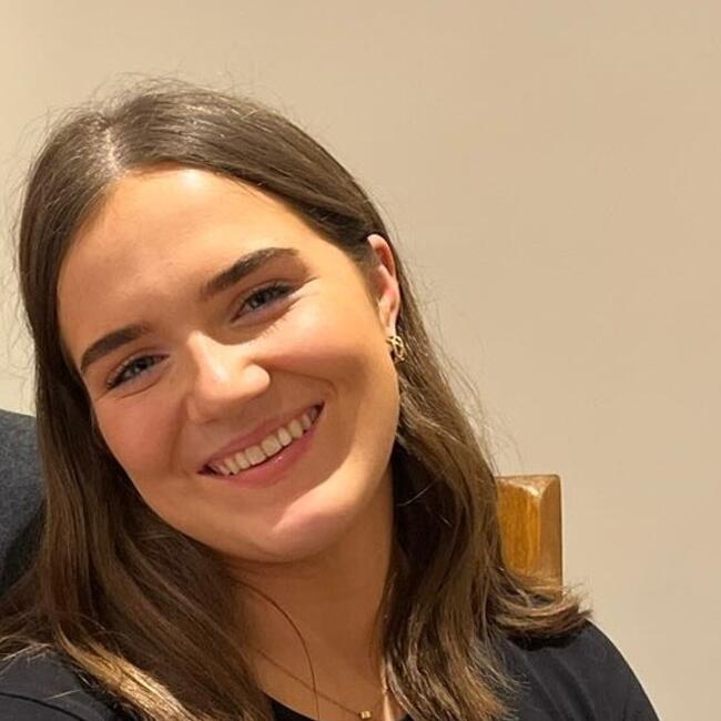 Babysitter in Cardiff: Emma