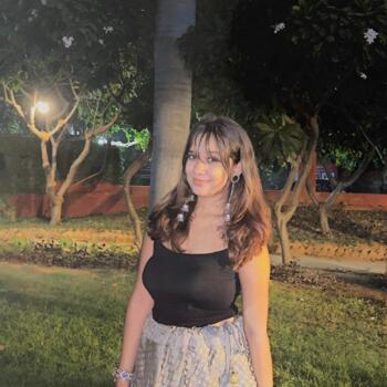 Babysitter in Gurugram: Shruti