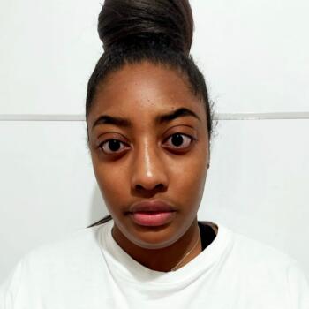 Babysitter in Sainte-Geneviève-des-Bois: Vera
