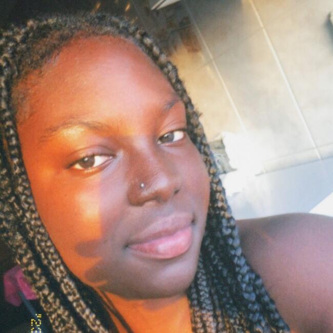 Babysitter in Belas: Bruna