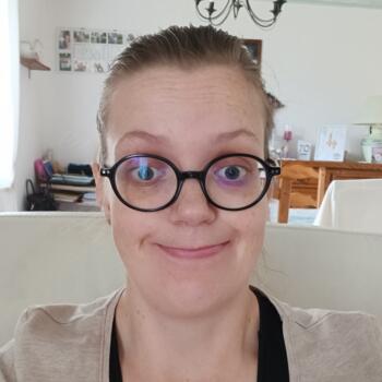 Babysitter in Creil: Charlene