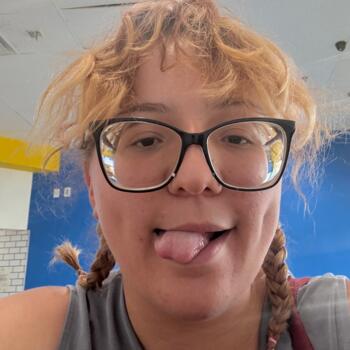 Baby-sitter in Henderson: Lacey