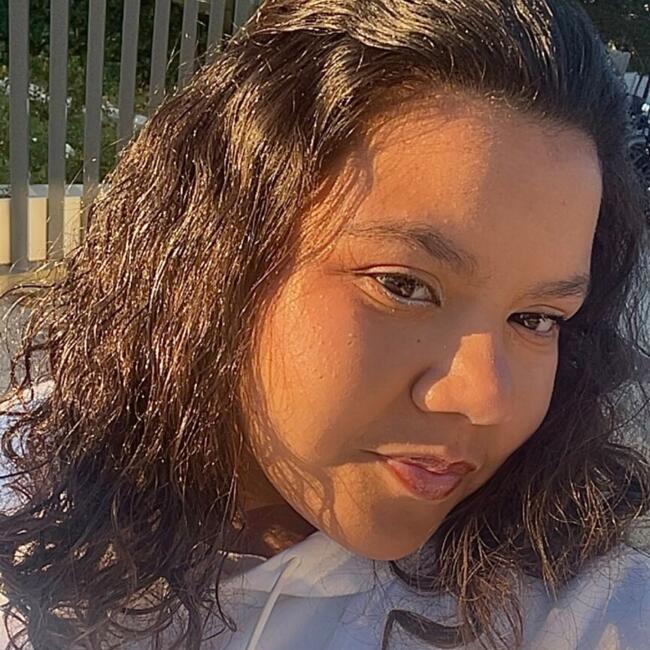 Babysitter in Rousset: Loane