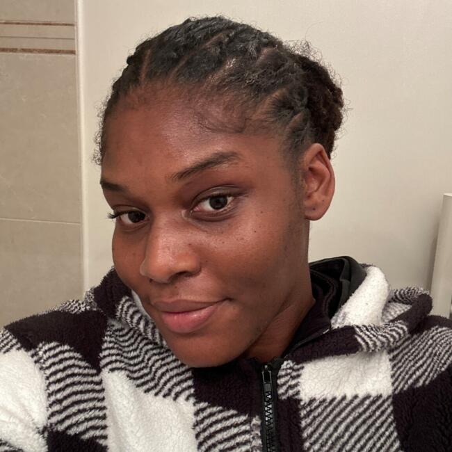 Babysitter in Poissy: Olivia