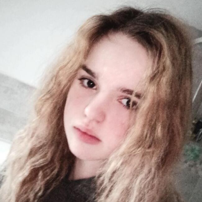 Babysitter in Vieux-Condé: Elora